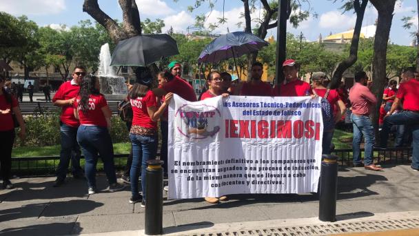 Protestan asesores técnicos pedagógicos exigen ser incluidos en leyes