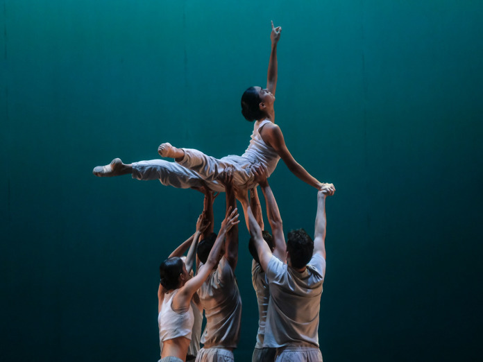 El Ballet de Jalisco se presentó en el 43 Festival Internacional de Danza Contemporánea Lila López