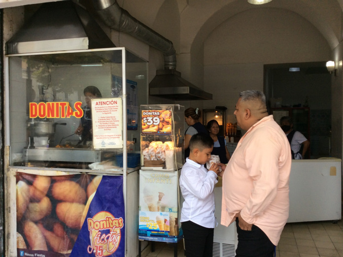 ”Donitas del centro” cumplen 77 años de ser una tradición para los tapatíos