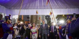 Ecuador opta por un cambio generacional para el balotaje presidencial, afirman analistas