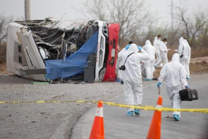 15 muertos tras choque de un autobús que transportaba migrantes sobre la autopista Cuacnopalan-Oaxaca