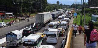 Transportistas de Chiapas bloquean la frontera con Guatemala en protesta contra inseguridad