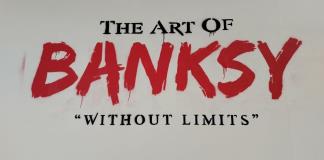 Las críticas y característicos grafitis de Banksy, se exponen en Plaza Patria