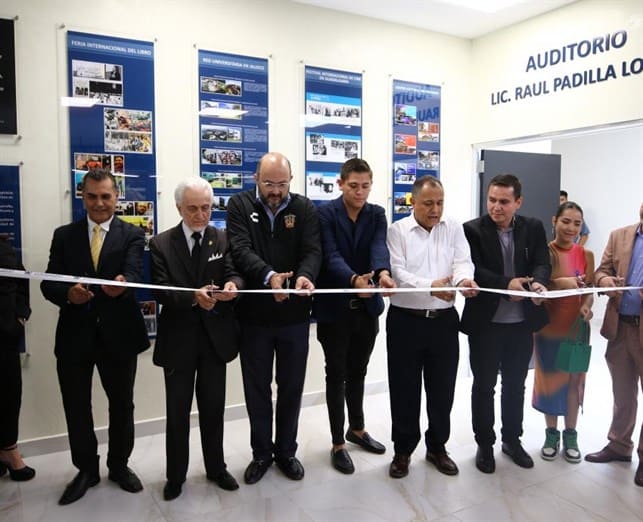 Con el nombre de Raúl Padilla López, la preparatoria San José del Valle de la UdeG inaugura un nuevo auditorio