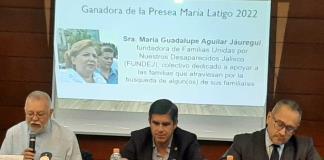 Distinguen a Lupita Aguilar, madre buscadora, y a académicos de la UdeG por atención a pandemia