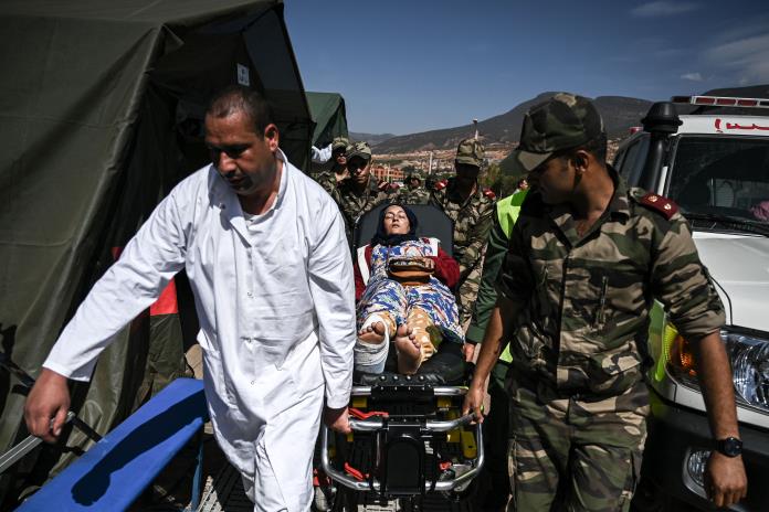 Carrera contra el reloj para encontrar supervivientes del sismo de Marruecos