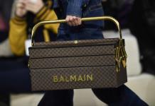 Diseñador de Balmain denuncia robo de 50 prendas a días de Semana de Moda en París
