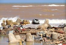 Habitantes de Libia se manifiestan contra la gestión de las trágicas inundaciones