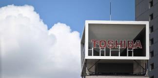 Toshiba concluye operación por 13.500 millones de dólares para salir de bolsa