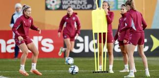 Selección femenina de fútbol de España acepta jugar para que se den cambios