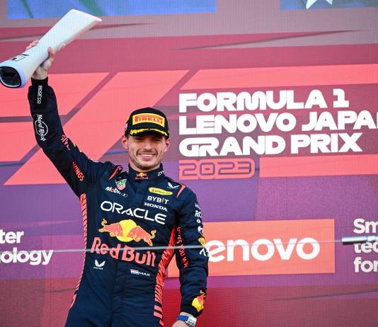 Verstappen le da a Red Bull el título de constructores en Japón y Checo no terminó la carrera