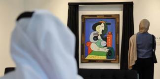 Dubái expone La mujer con reloj de Picasso, en una gira mundial antes de ir a subasta
