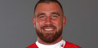 Ventas de la camiseta de Kelce se disparan un 400 % tras visita de Taylor Swift a Chiefs