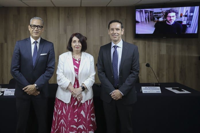 Tute gana La Catrina, del Encuentro Internacional de Caricatura e Historieta de la FIL