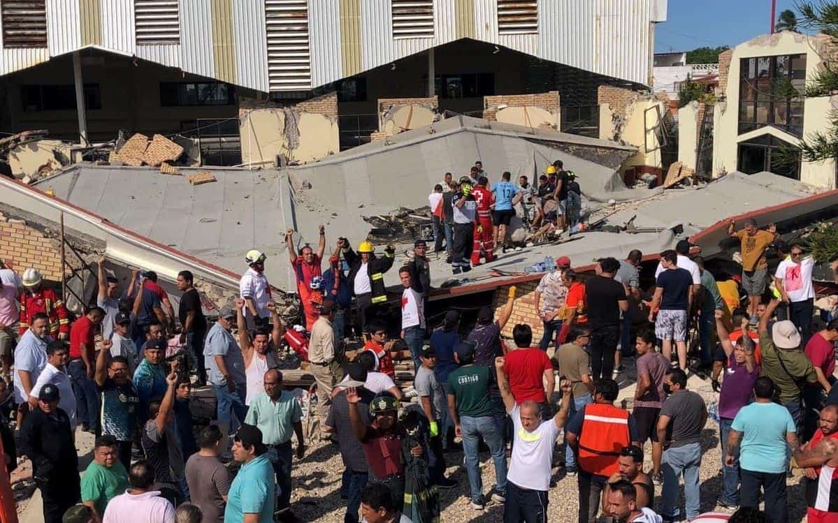 Al menos 10 muertos al caer techo de una iglesia en un bautizo en Tamaulipas