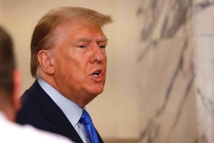 Trump denunció farsa judicial al comparecer en el primero de una larga serie de juicios Trump denunció farsa judicial al comparecer en el primero de una larga serie de juicios