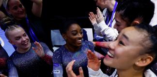 Las estadounidenses campeonas del mundo de gimnasia por equipos, 20º título mundial de Biles