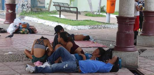 Migrantes y ONG impulsan censo para pedir papeles que les permitan transitar por México