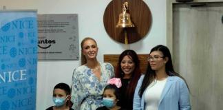 Paris Hilton visita el &aacute;rea de c&aacute;ncer infantil del Nuevo Hospital Civil de Guadalajara