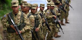 Bukele despliega 4.000 militares y policías en busca de pandilleros en El Salvador