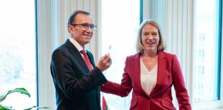 Primer ministro noruego destituye a jefa de diplomacia