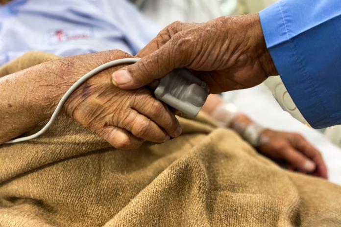 Mujer con malformación ano-rectal vive 16 años en esa condición; ahora será operada Mujer con malformación ano-rectal vive 16 años en esa condición; ahora será operada