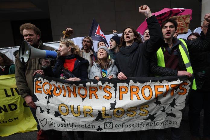 Detienen a la activista Greta Thunberg en una protesta en Londres Detienen a la activista Greta Thunberg en una protesta en Londres