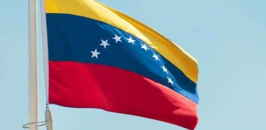 Gobierno y oposición de Venezuela acuerdan presidenciales en 2024 con la UE