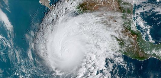 Huracán Norma se fortalece a categoría 4 cerca de México