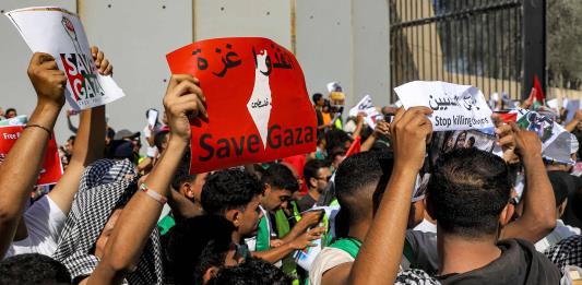 En Gaza, los palestinos con doble nacionalidad esperan ansiosos huir a Egipto