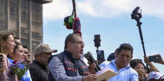 Ar&eacute;valo insiste en que renuncie la fiscal general de Guatemala