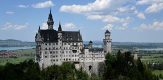 Inculpan a un turista estadounidense de asesinato cerca de un famoso castillo en Alemania