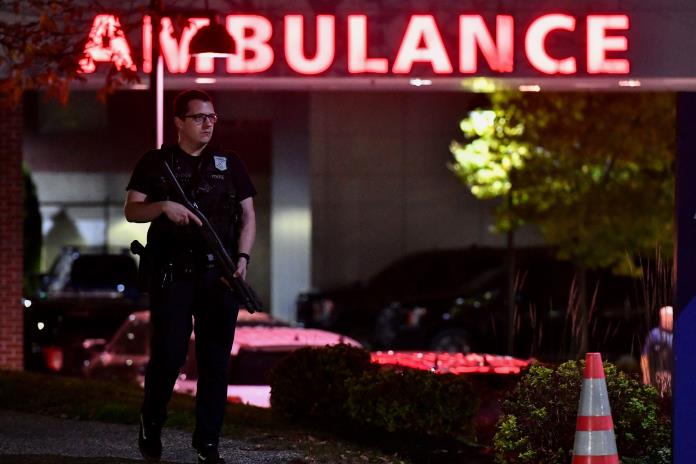 Intensa búsqueda en EEUU del sospechoso de los tiroteos que dejaron 18 muertos Intensa búsqueda en EEUU del sospechoso de los tiroteos que dejaron 18 muertos