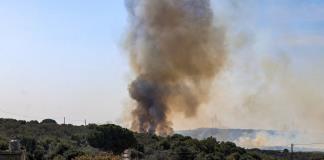 Libaneses luchan contra un incendio tras ataques israelíes