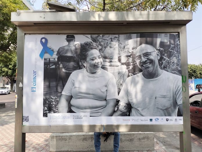 Para visibilizar el cáncer en hombres, Contigo más Vida A.C. realiza brigada de salud y exposición fotográfica