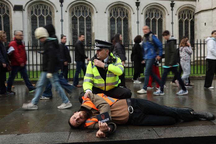 Decenas de ecologistas detenidos durante una marcha contra los hidrocarburos Decenas de ecologistas detenidos durante una marcha contra los hidrocarburos