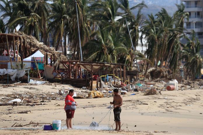 México ha rescatado a casi 13.000 afectados por el huracán Otis con un puente humanitario México ha rescatado a casi 13.000 afectados por el huracán Otis con un puente humanitario