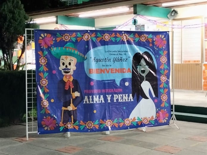 Con proyectos de integración educativa, celebran el Día de Muertos en la secundaria Agustín Yáñez Con proyectos de integración educativa, celebran el Día de Muertos en la secundaria Agustín Yáñez