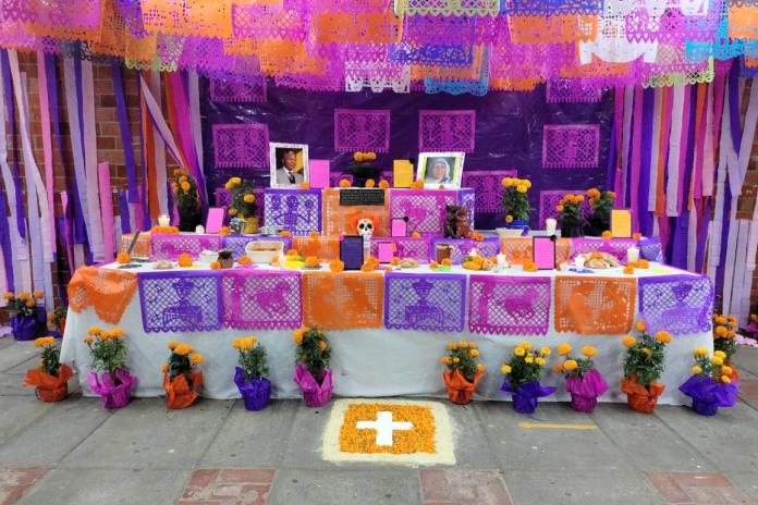 Con proyectos de integración educativa, celebran el Día de Muertos en la secundaria Agustín Yáñez Con proyectos de integración educativa, celebran el Día de Muertos en la secundaria Agustín Yáñez