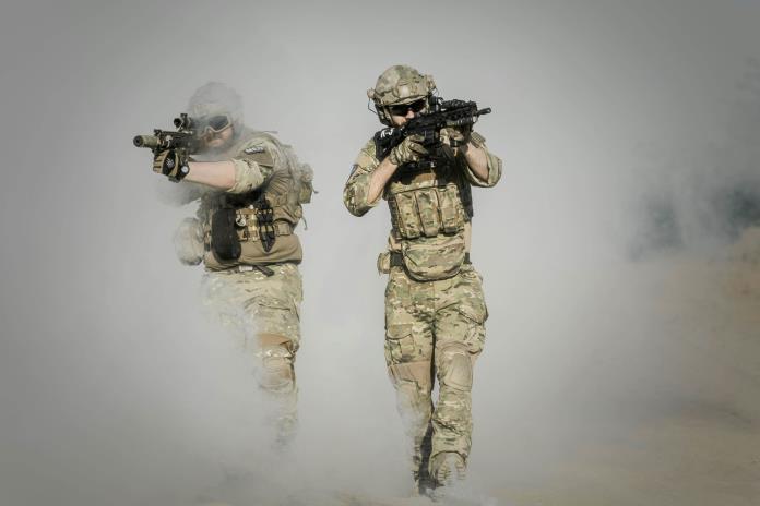 Ataque a un convoy militar pakistaní deja 14 soldados muertos Ataque a un convoy militar pakistaní deja 14 soldados muertos
