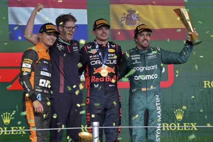 Max Verstappen gana el Gran Premio de Brasil y Checo en un cierre de película termina cuarto
