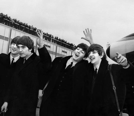 El director británico Sam Mendes dirigirá cuatro películas de los Beatles