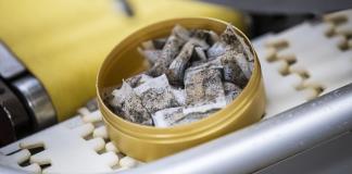 El snus, una controvertida alternativa al tabaco en Suecia