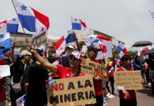 Bloqueos en protesta antiminera aumentan la tensión en Panamá