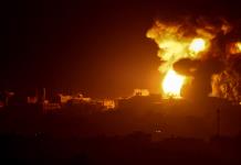 Israel acuerda pausas diarias en el norte de Gaza, asolado por combates terrestres
