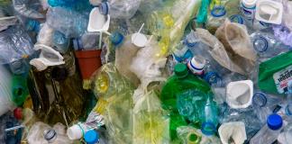 Kenia acoge dura negociación de tratado mundial sobre los plásticos