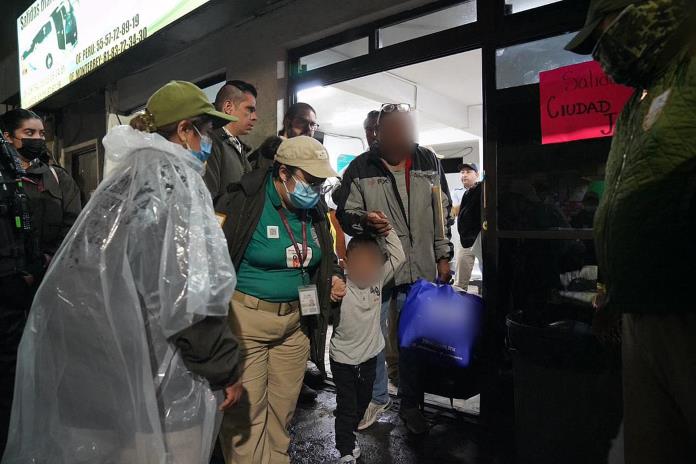 Detienen a 246 migrantes en redadas en Ciudad de México Detienen a 246 migrantes en redadas en Ciudad de México