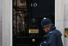 Inesperado regreso de ex primer ministro Cameron como canciller de un gobierno británico en crisis