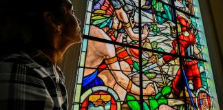 Vidrio, luz y color, el arte del vitral en La Habana