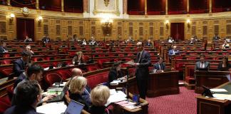 Senado francés aprueba proyecto de ley de inmigración, transmitida a la Asamblea Nacional